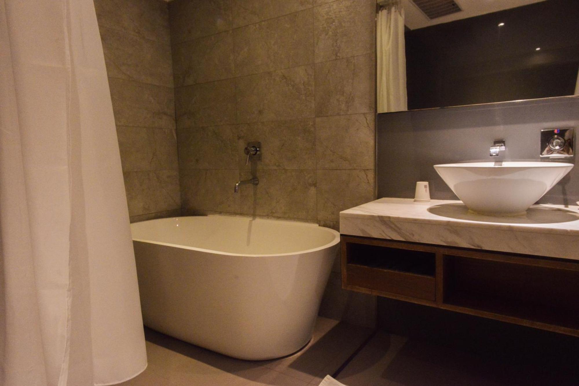 新麗旅店 Newful Hotel Tajpej Kültér fotó