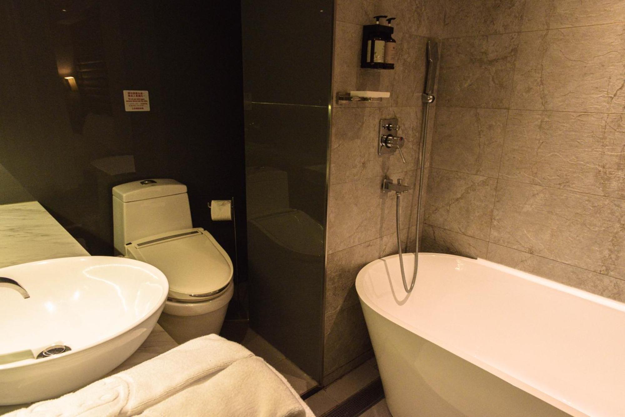 新麗旅店 Newful Hotel Tajpej Kültér fotó