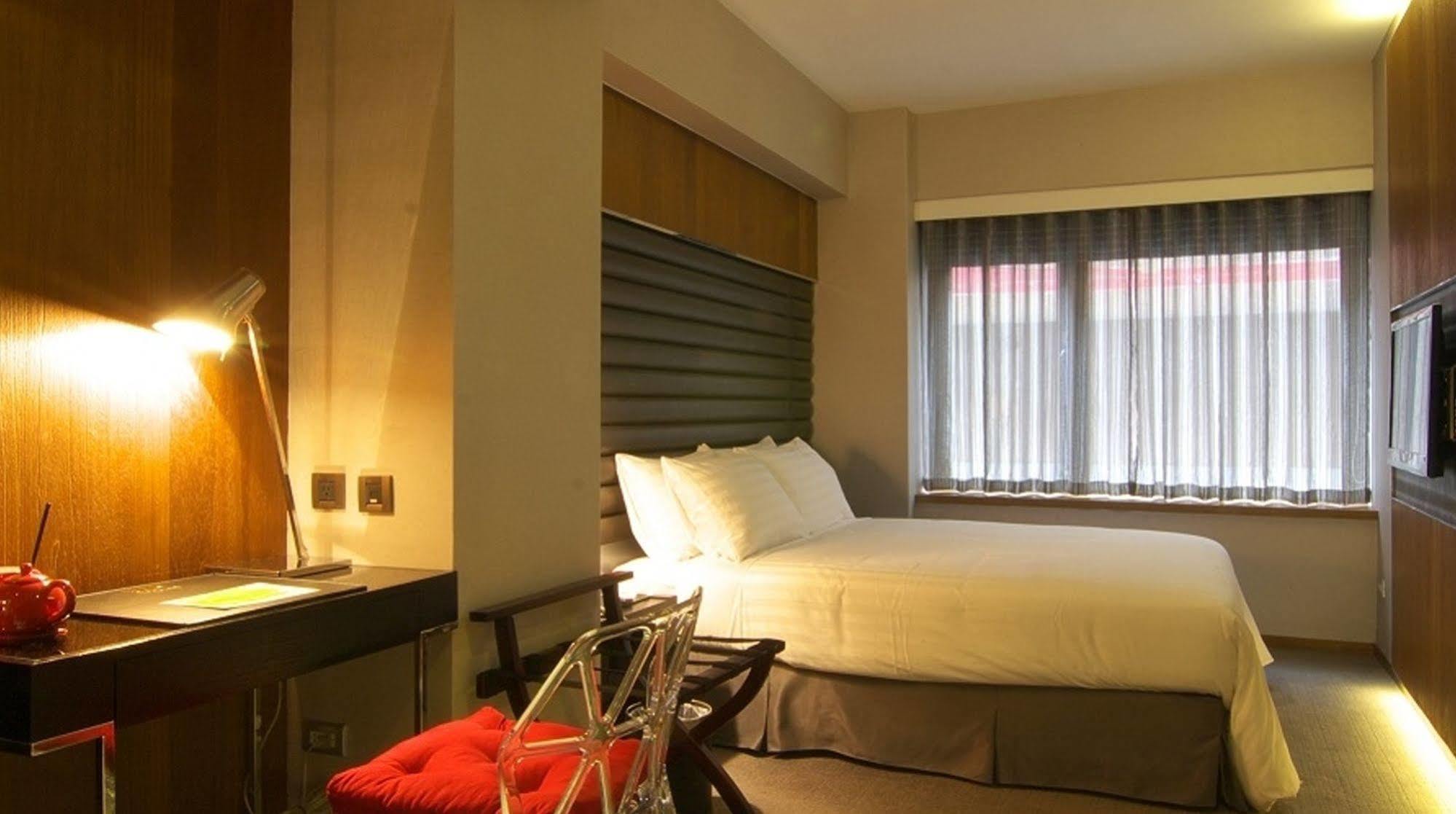 新麗旅店 Newful Hotel Tajpej Kültér fotó